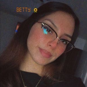 Meet your Posher, Bethania